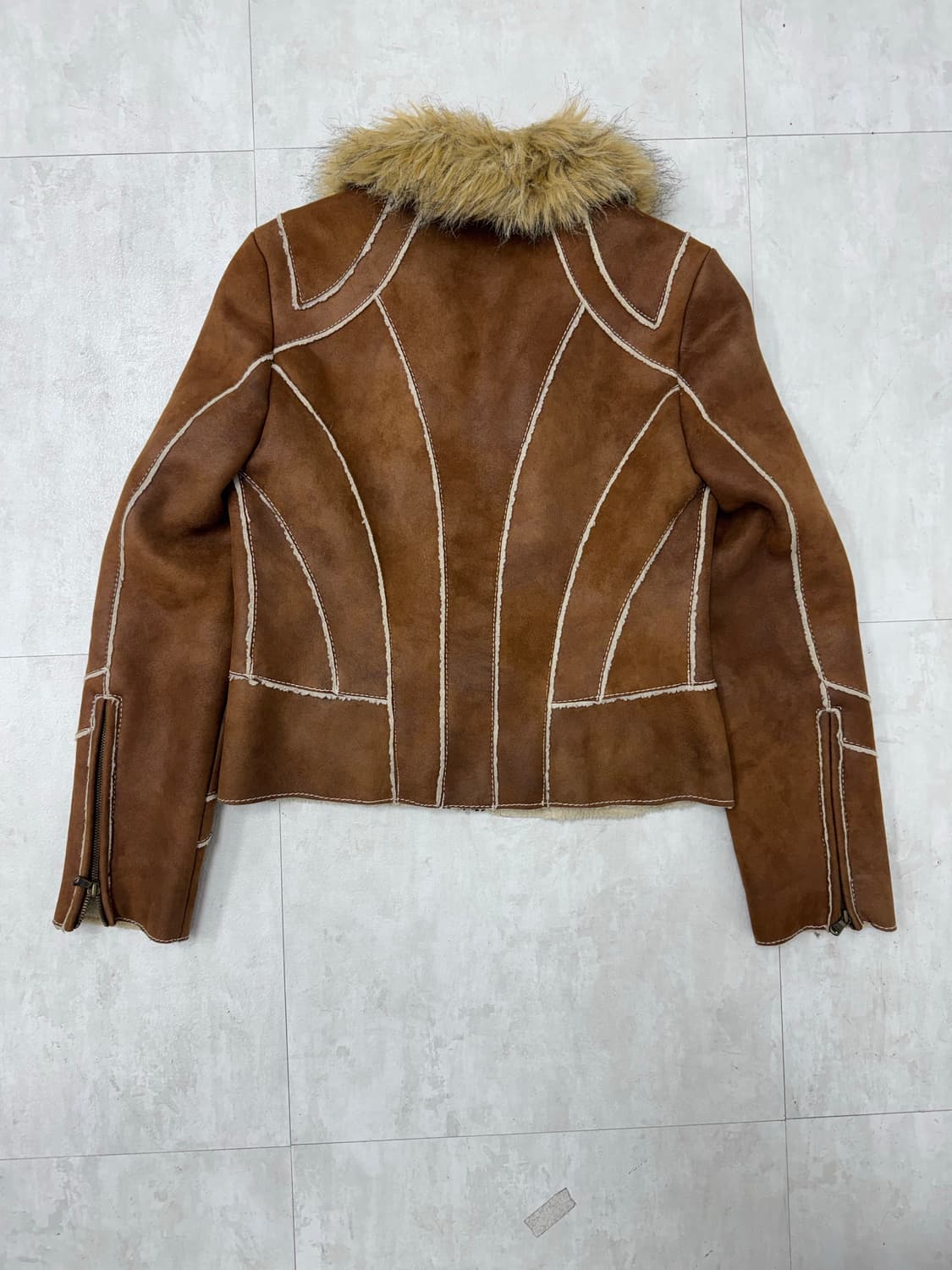 •게스 슬림핏 퍼카라 탈부착 무스탕 자켓  상품이미지5