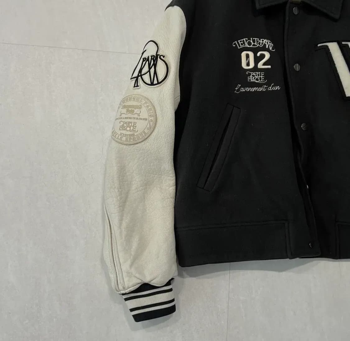 우영미 그레이 바시티 자켓 상품이미지2