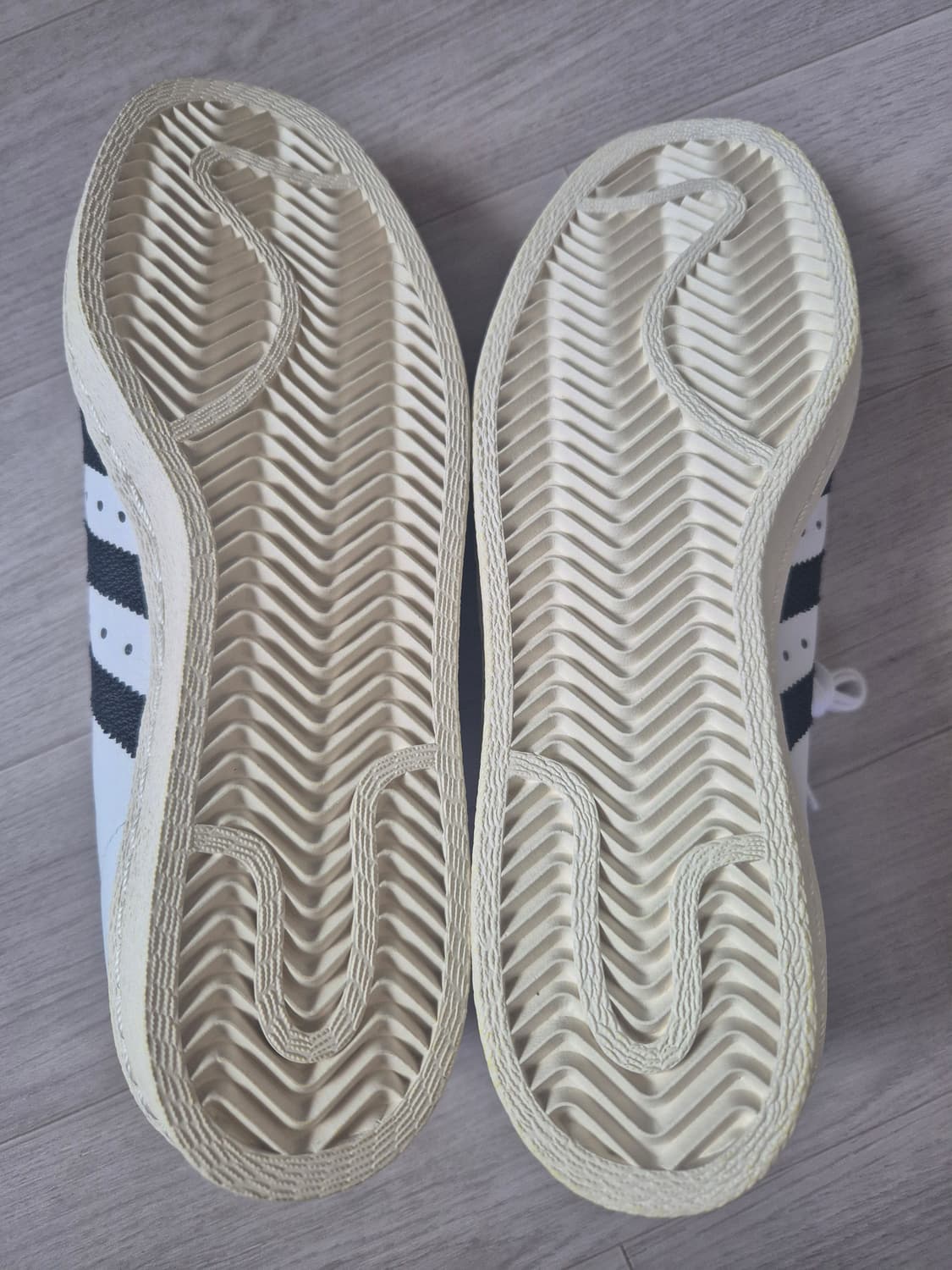 아디다스 슈퍼스타OG 흰색 신발 225mm 상품이미지3