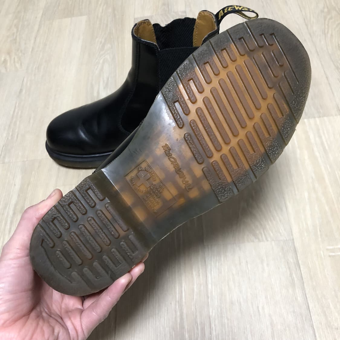 (280) 닥터마틴 Dr.martens 2976 첼시부츠 스무스레더 블랙 상품이미지4