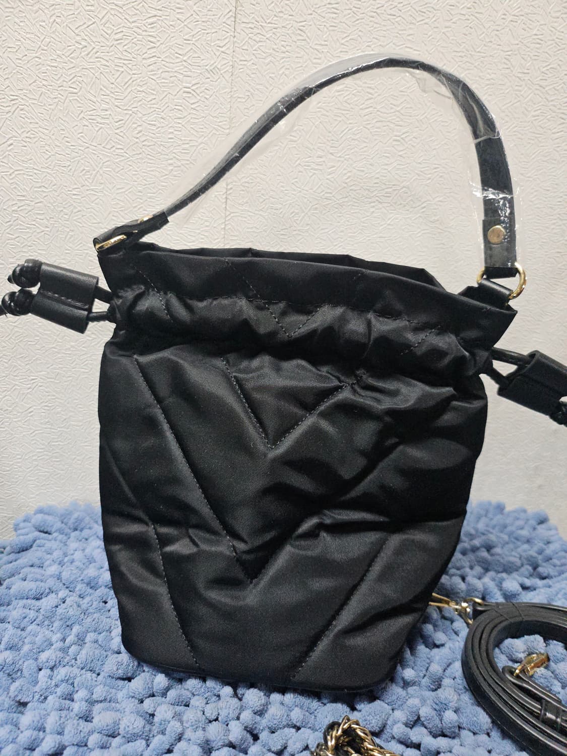 블랙 퀼팅 버킷백(미사용) + 체인 스트랩 상품이미지3