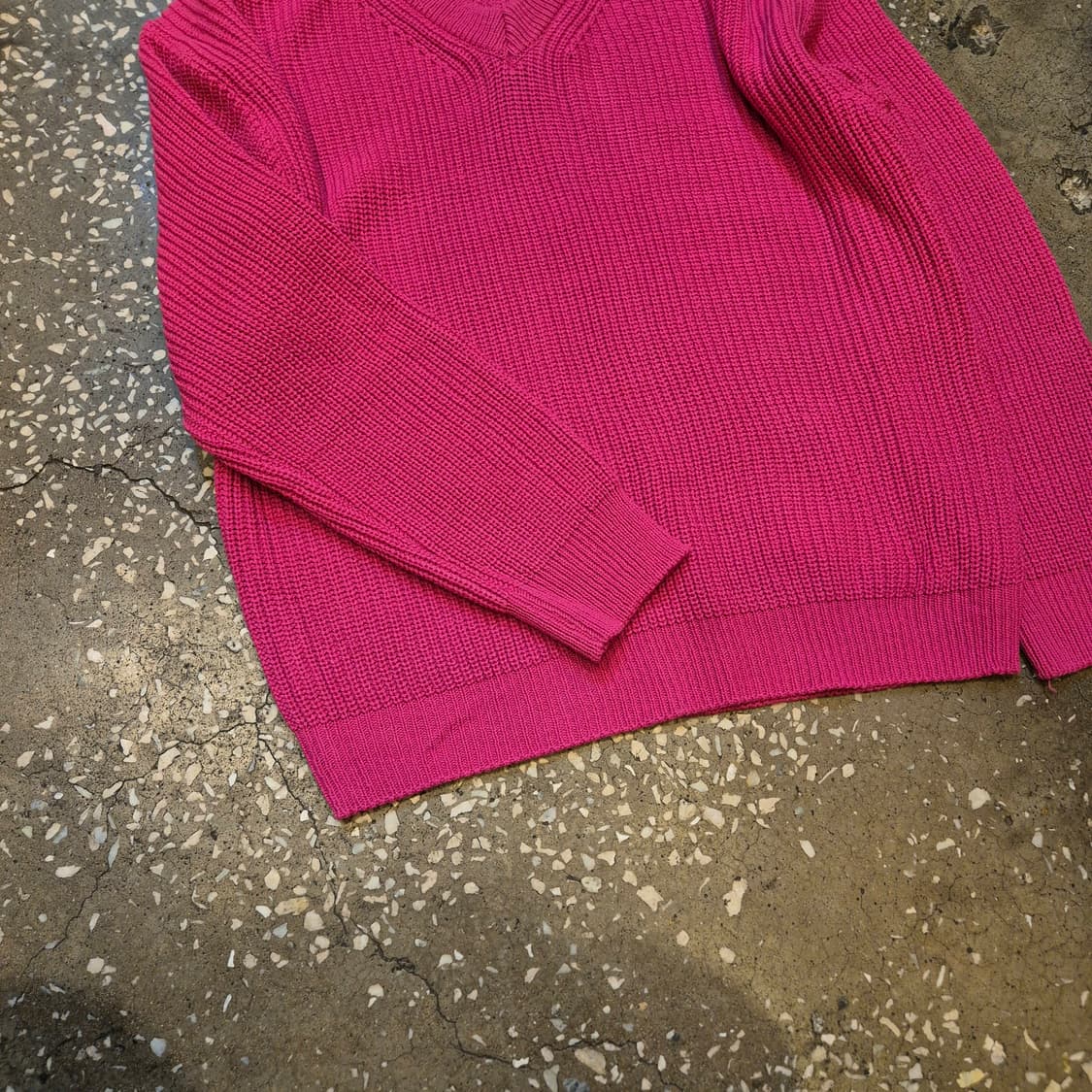 FREE 핫핑크 V넥 니트 상품이미지5