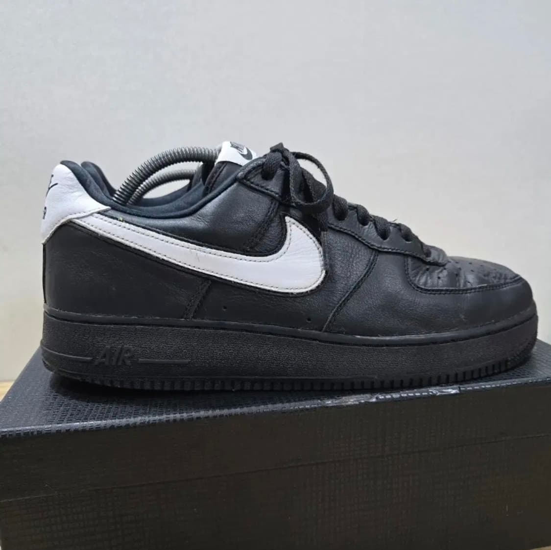 에어포스1 검흰 로우 285 상품이미지7