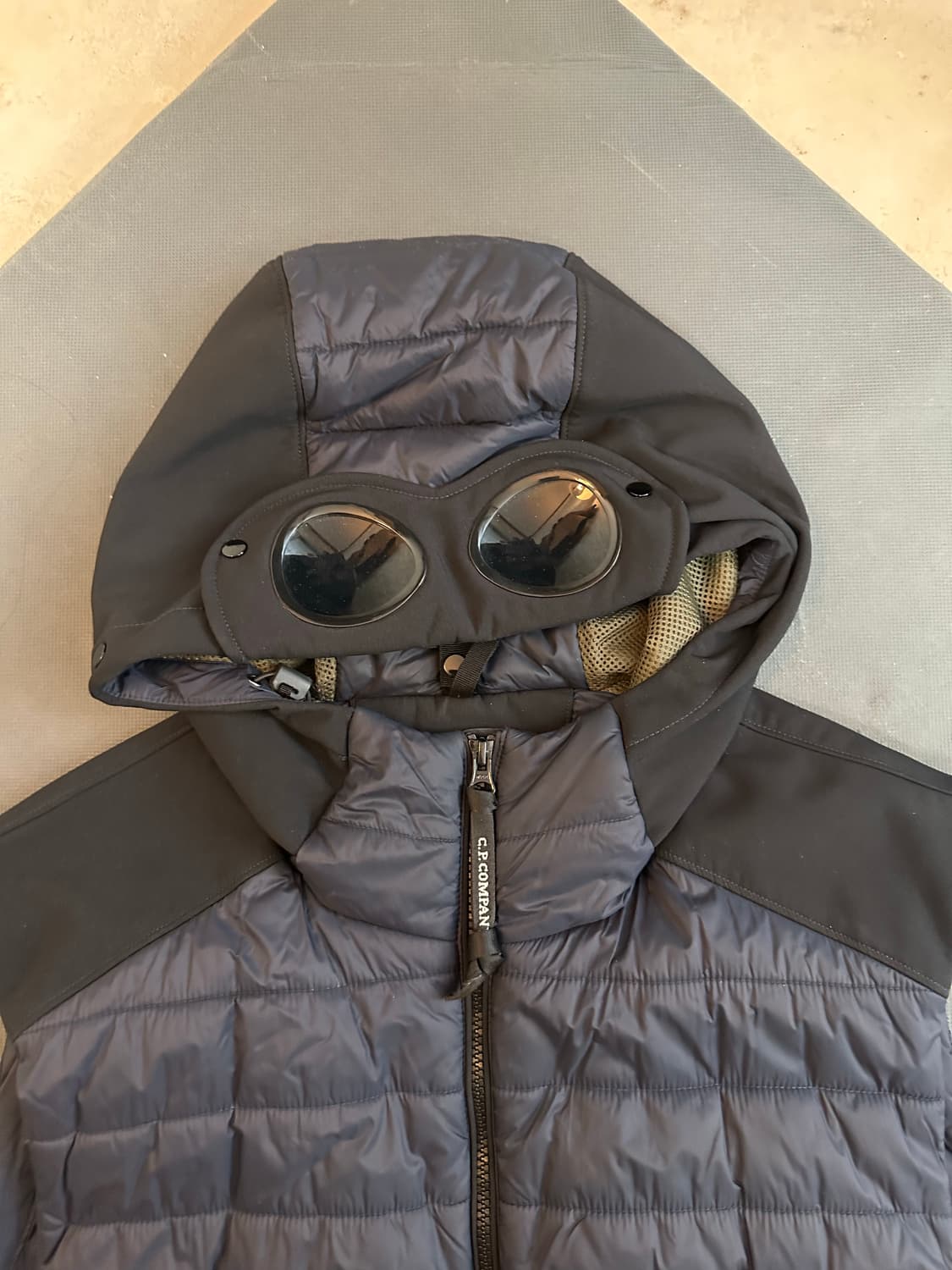 Cp컴퍼니 고글후드 패딩조끼 56size 상품이미지10