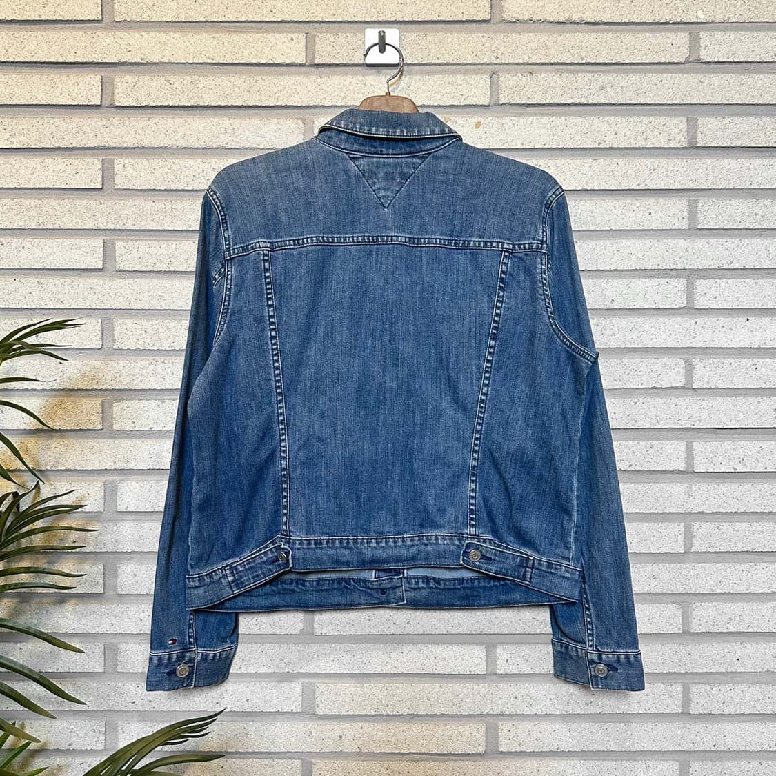 타미힐피거 데님 트러커 자켓 스판 인디고페이딩 디테일 상품이미지2