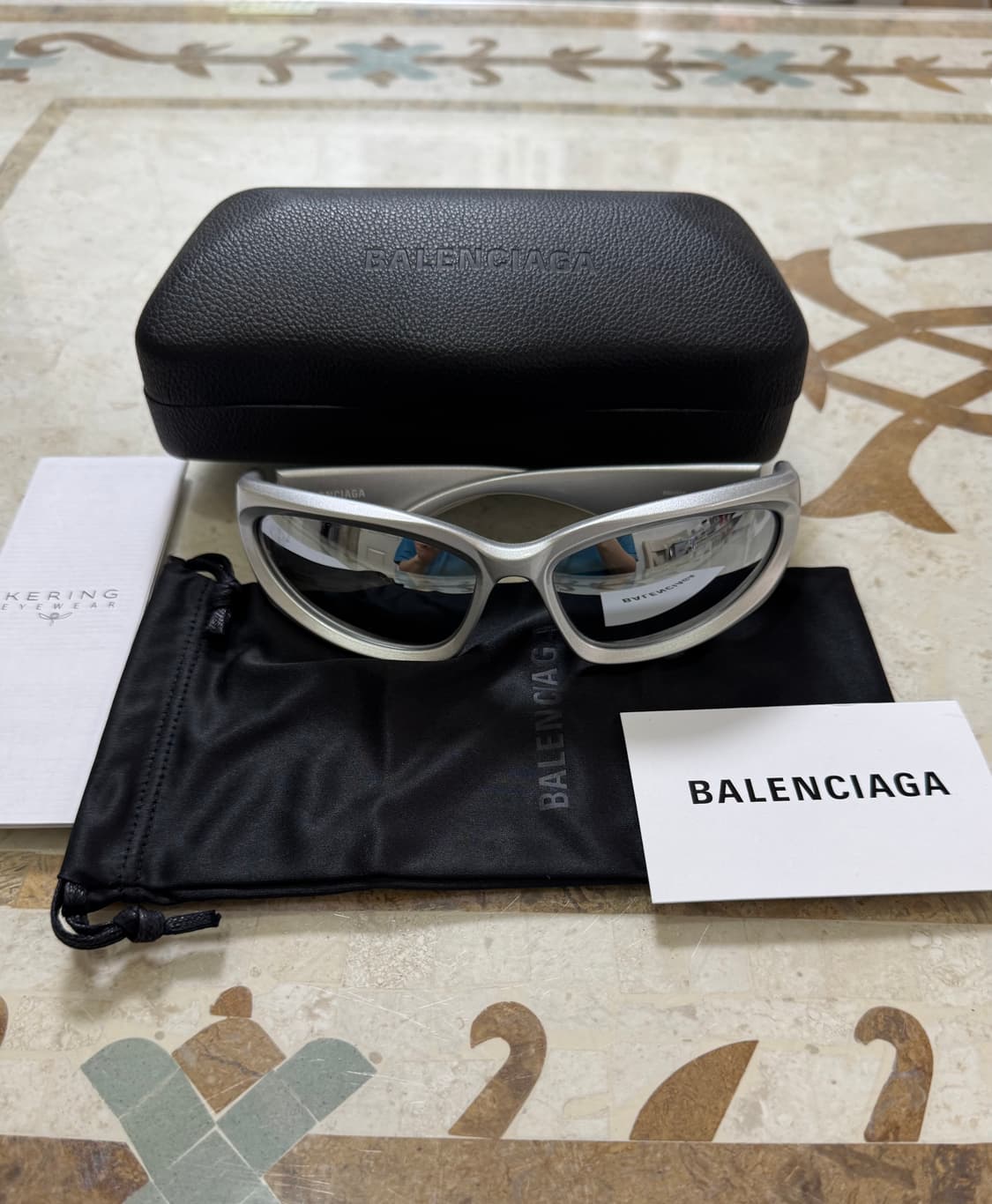 발렌시아가 스위프트 오발 선글라스 실버 상품이미지2