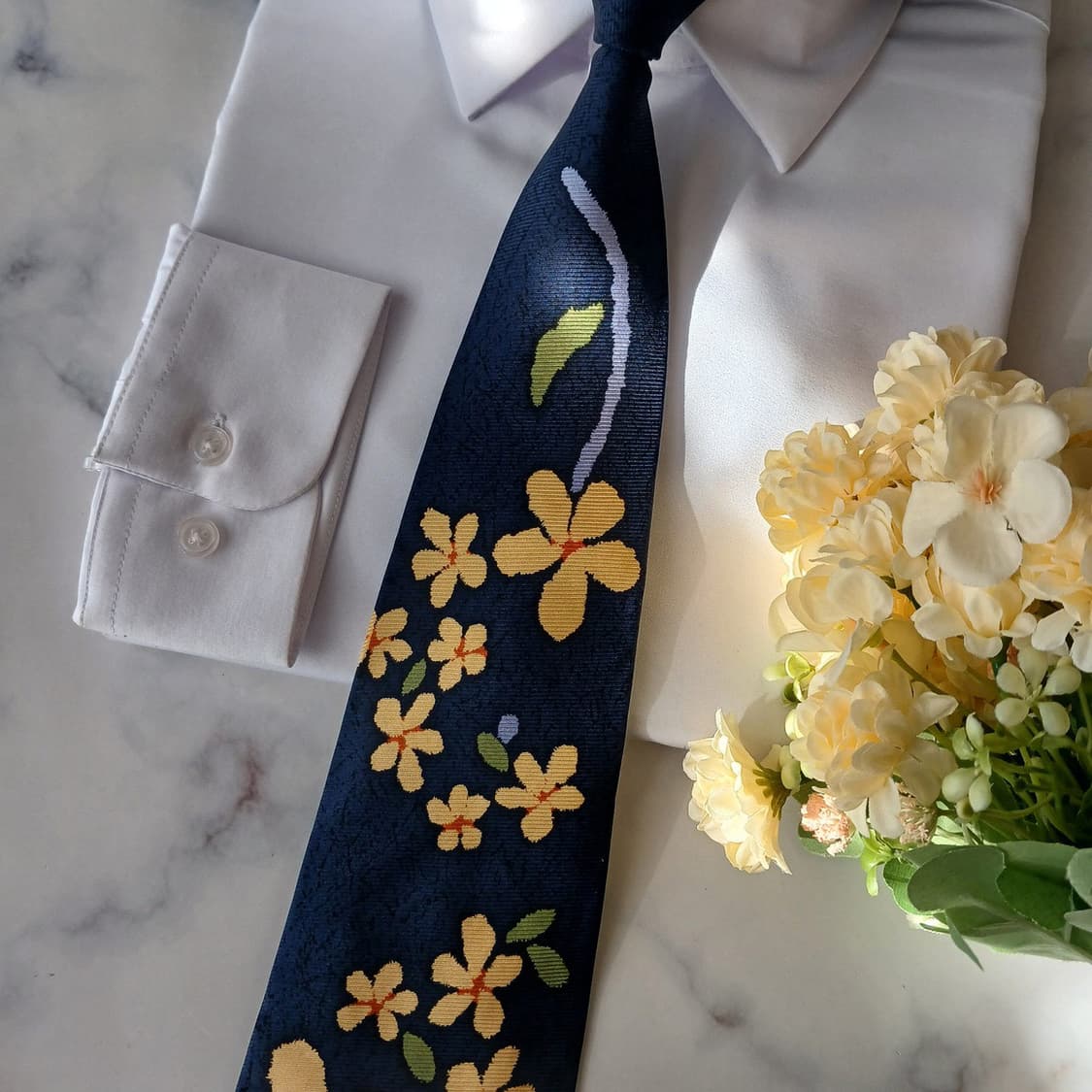 발망 실크 네이비 플라워 패턴 넥타이 9.8cm A+등급 A19221
 상품이미지6