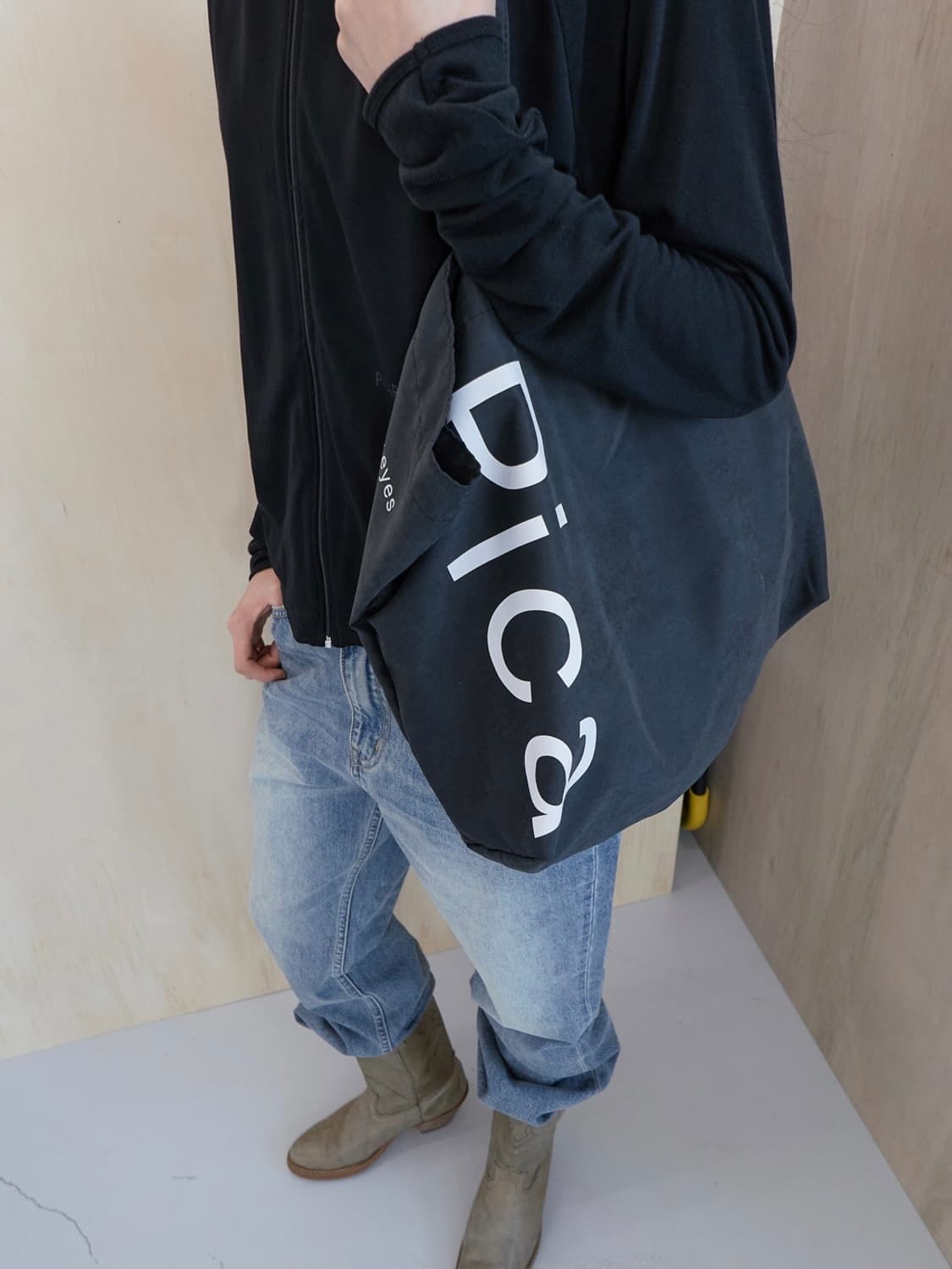 (1회착용) pica 파이카 memory big bag 에코백 _ 블랙 상품이미지1