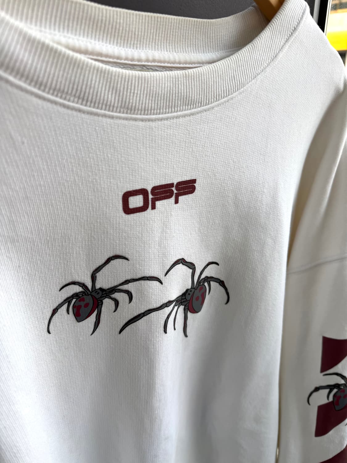 L/ 오프화이트X스파이더 백로고 기모 맨투맨 상품이미지5