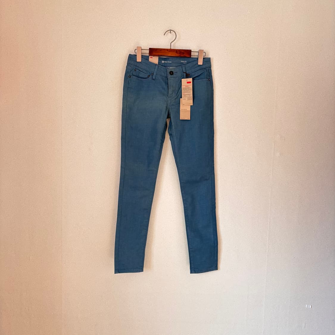 새제품 리바이스 26 데미 커브 스키니 청바지 페이딩 스판 데님 상품이미지1