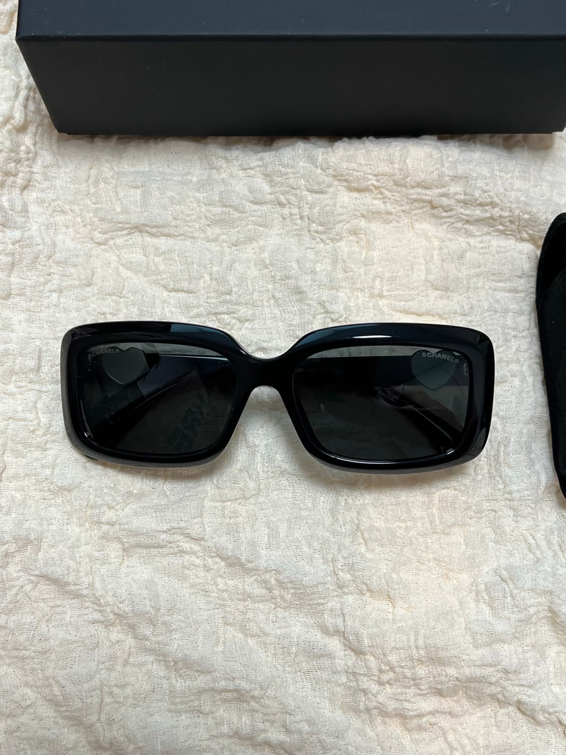 샤넬 하트 선글라스 (블랙/CH5519) 상품이미지5