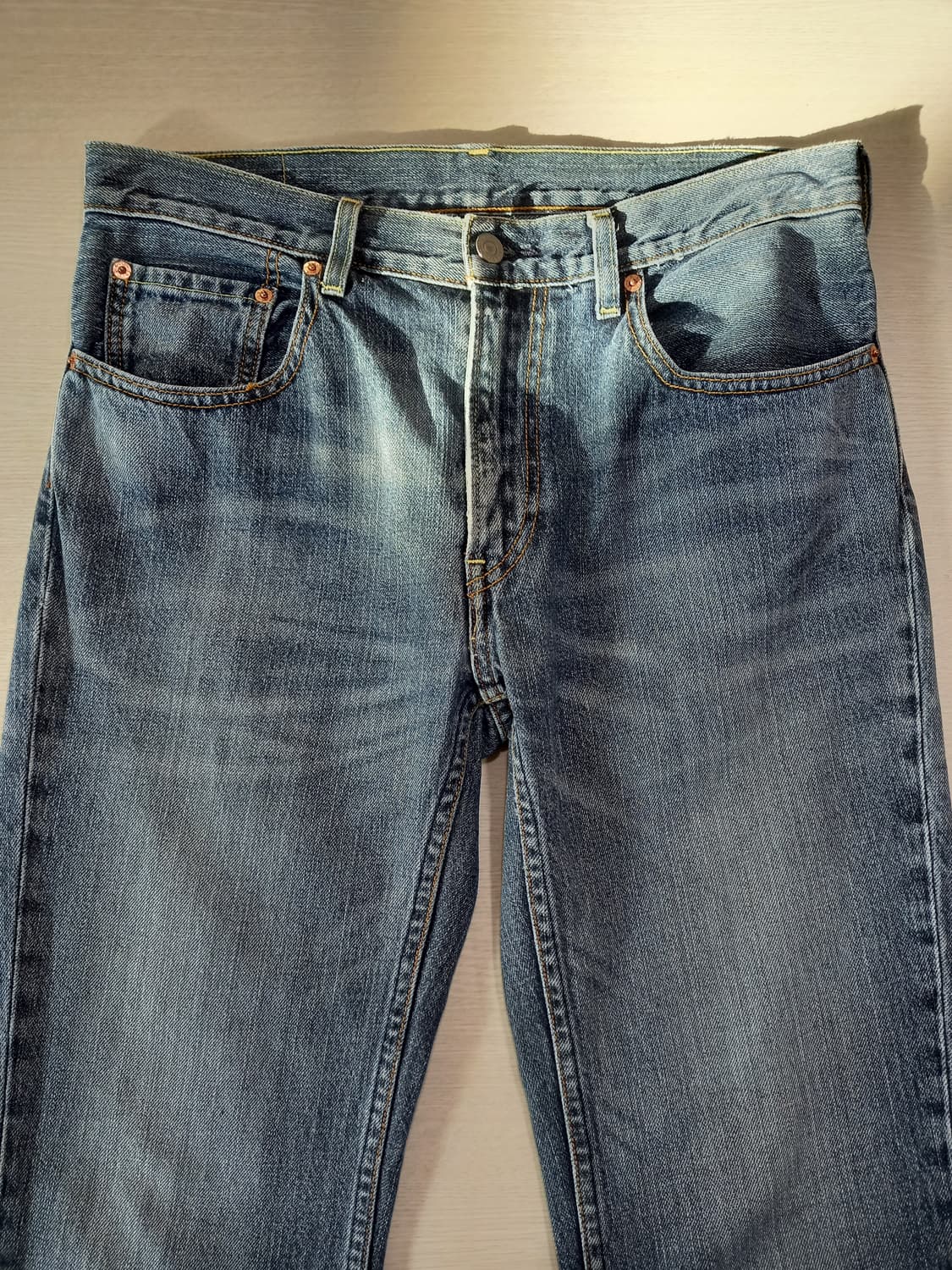 32 리바이스551 워싱 슬림일자진 32-293 상품이미지3