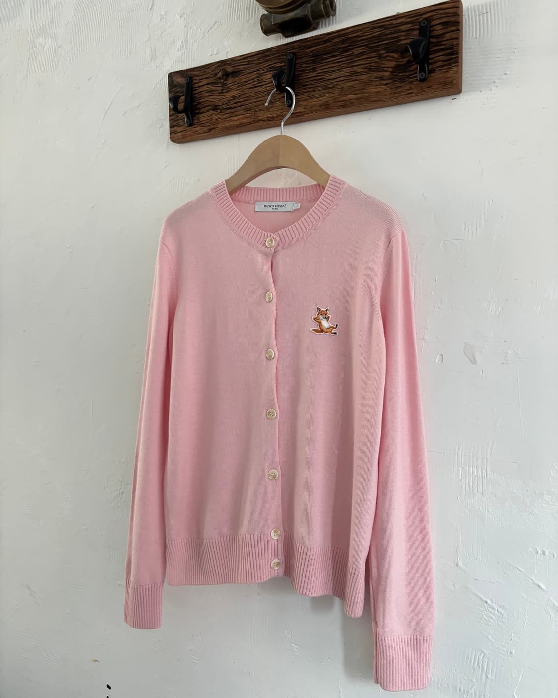 MaisonKitsune 메종키츠네 폭스패치 베이비핑크 우먼 유넥 가디건 상품이미지1