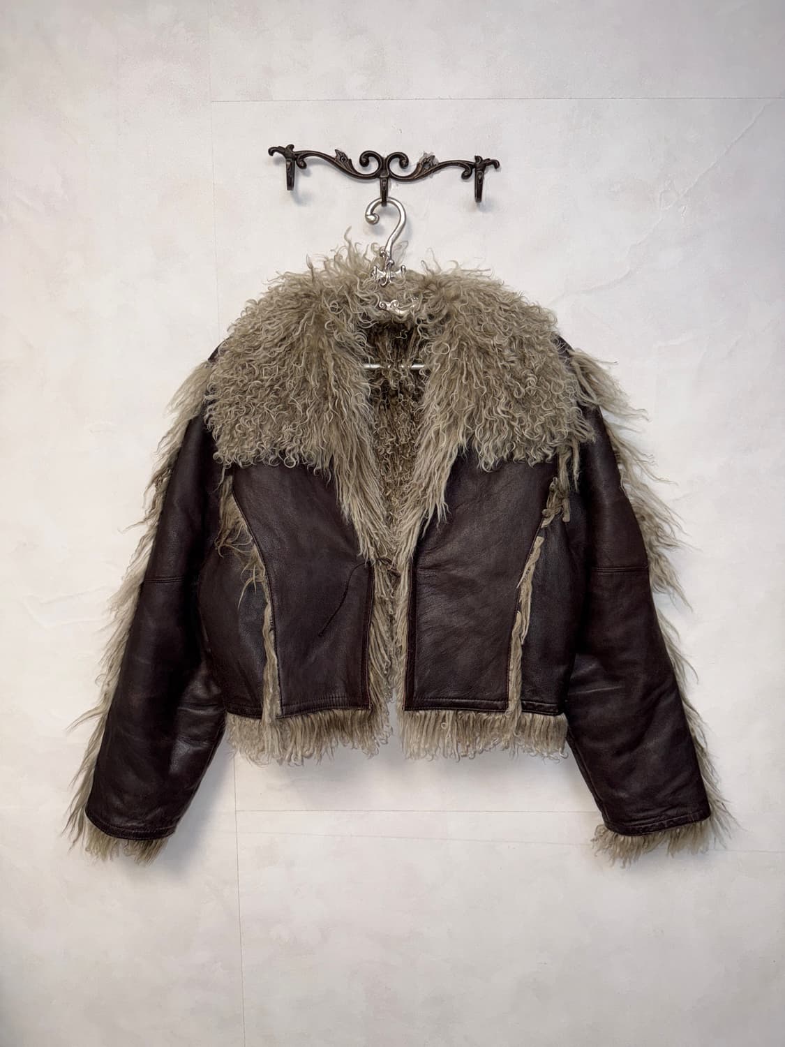 Dark brown grunge fur strap mustang 상품이미지1