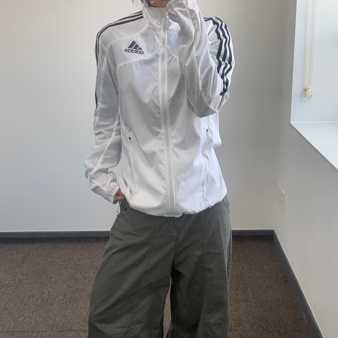 Adidas 아디다스 삼각로고 화이트 바람막이 상품이미지1