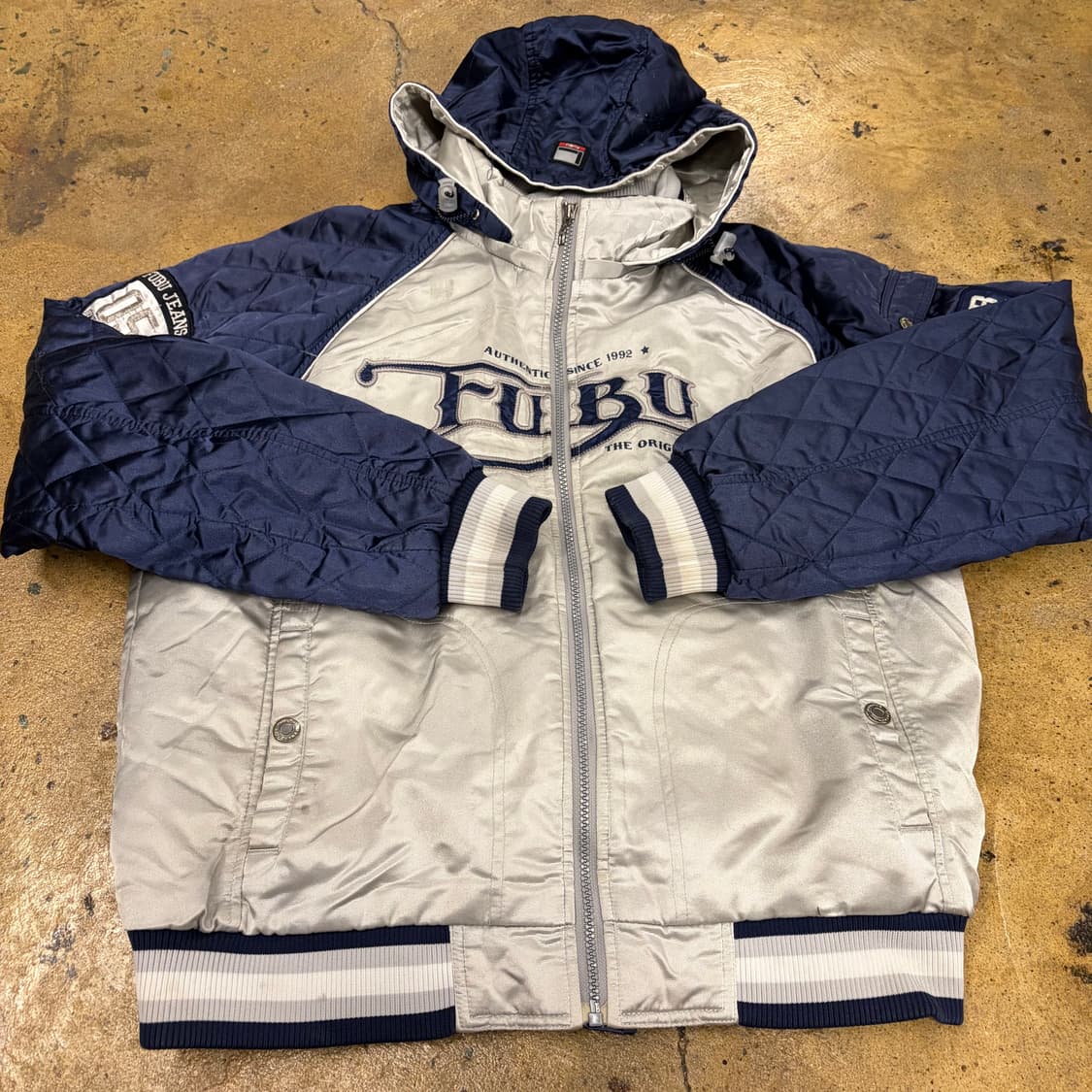 후부 네이비 그레이 유광 퀄팅 숏패딩 상품이미지2