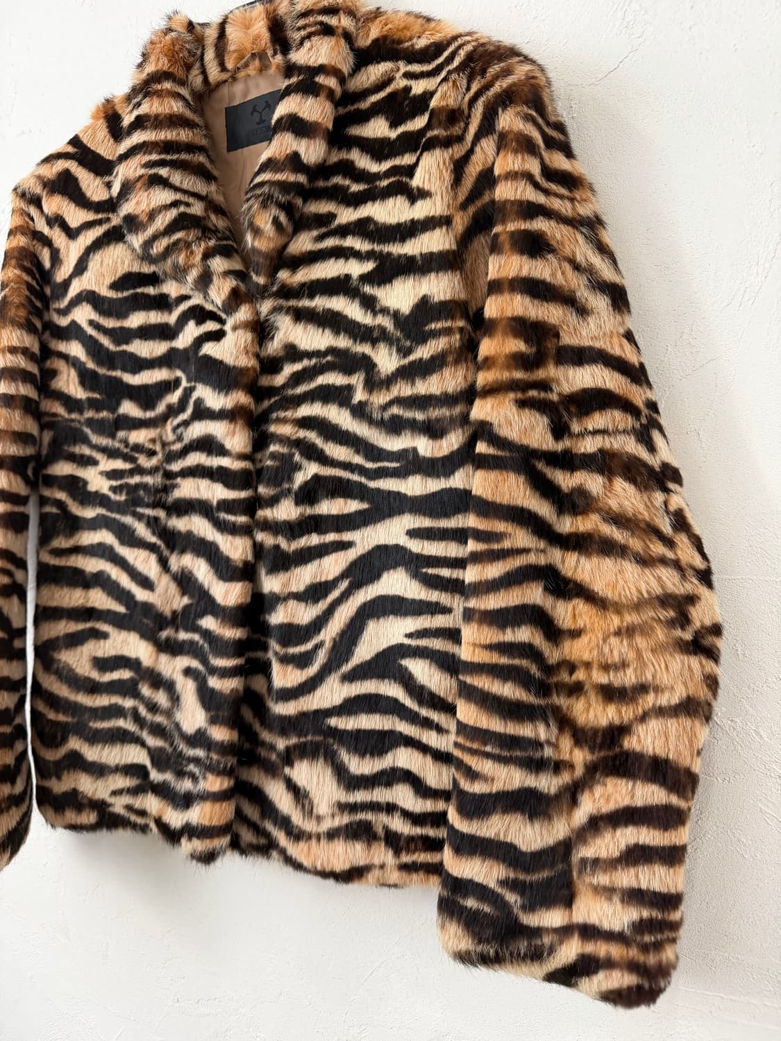 YEEMI 타이거 패턴 래빗퍼 자켓 상품이미지2