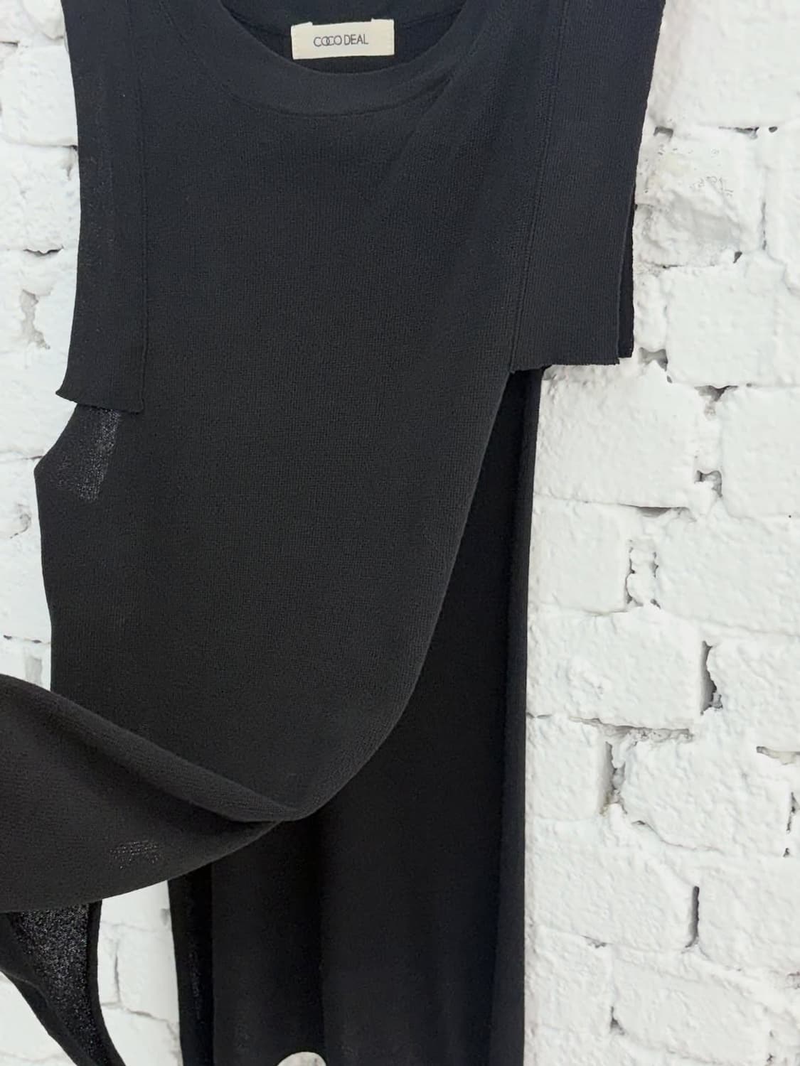 Cut-Out Side Slit Sleeveless Top 상품이미지6