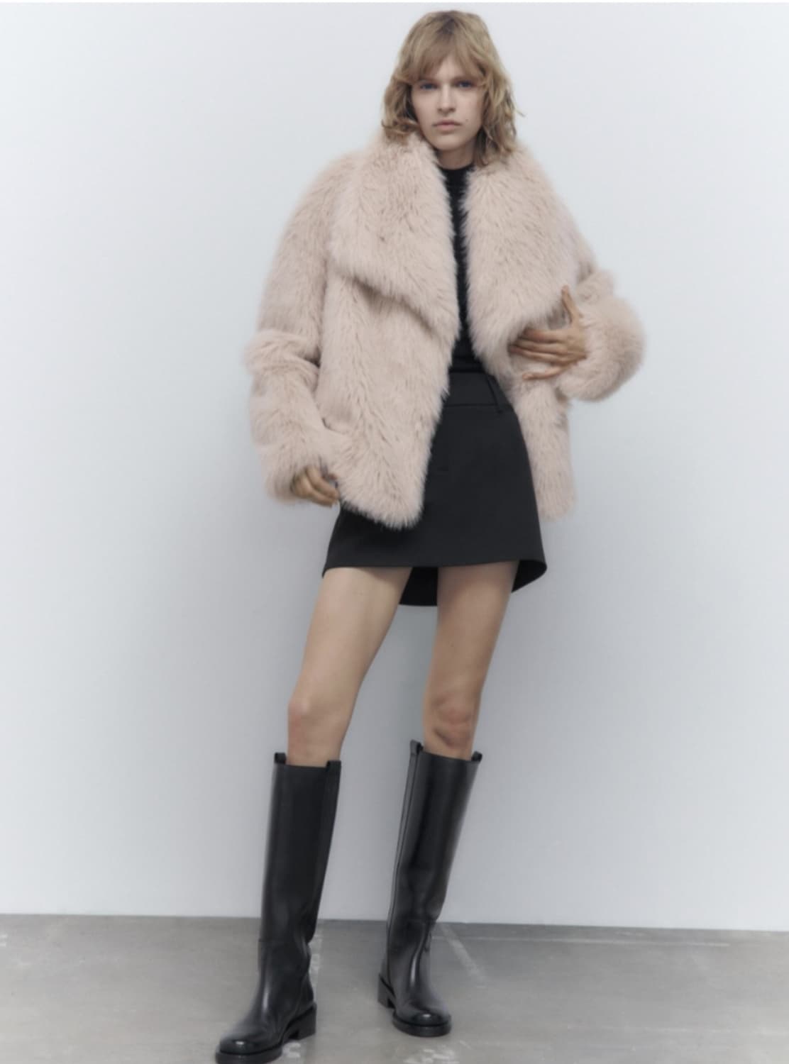 ZARA 페이크퍼 자켓 (L사이즈)

 상품이미지1