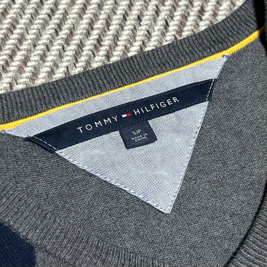 [S] Tommy 타미힐피거 아가일 패턴 브이넥 코튼 니트 상품이미지4