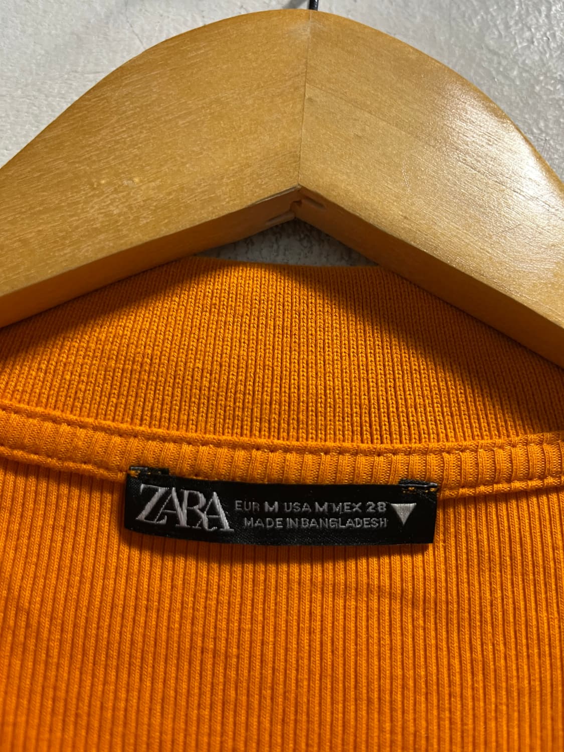 (55) ZARA 자라 스판 트임 크롭 카라 긴팔티셔츠 상품이미지4