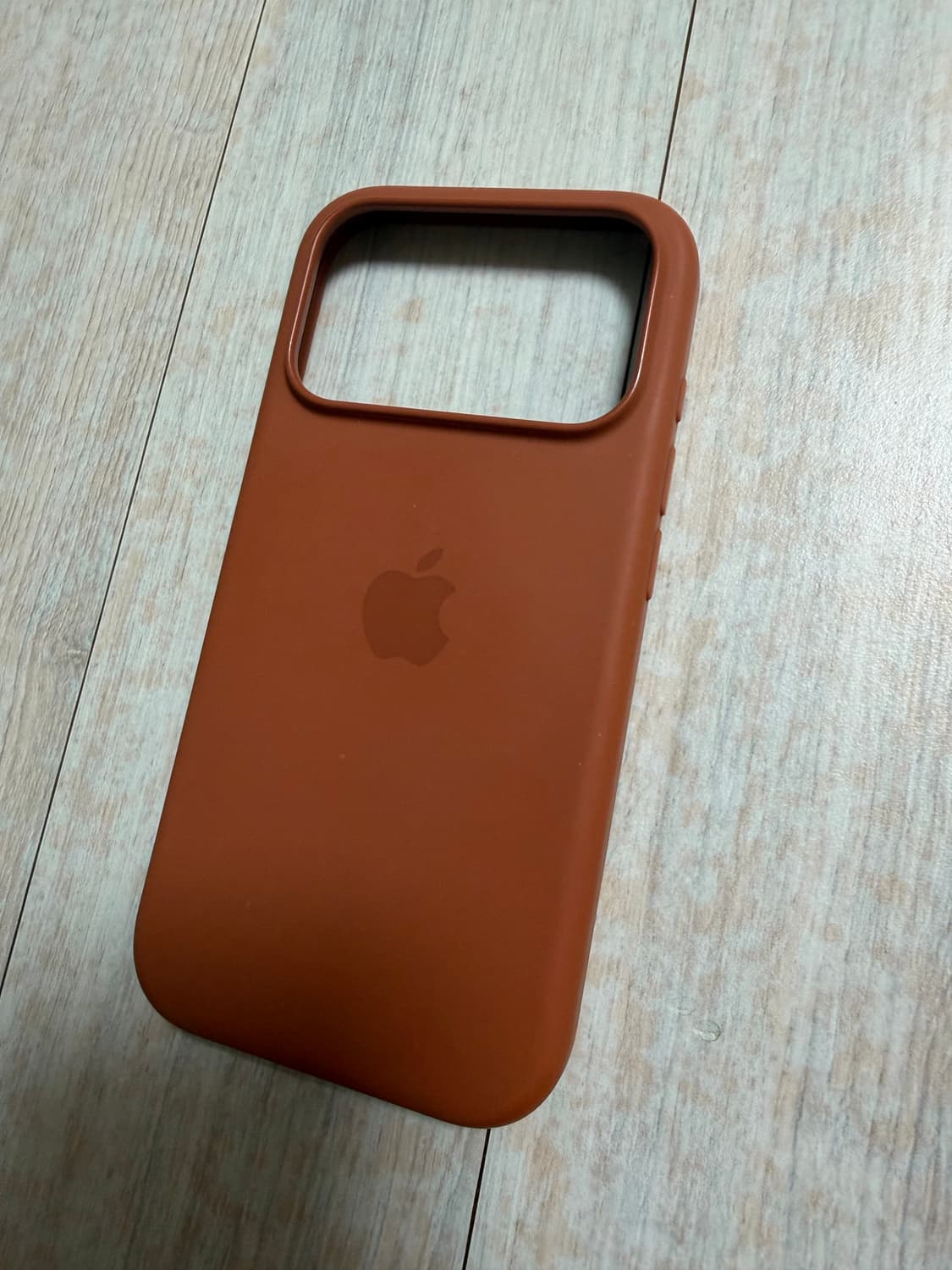 아이폰17프로 정품 실리콘 케이스 상품이미지1