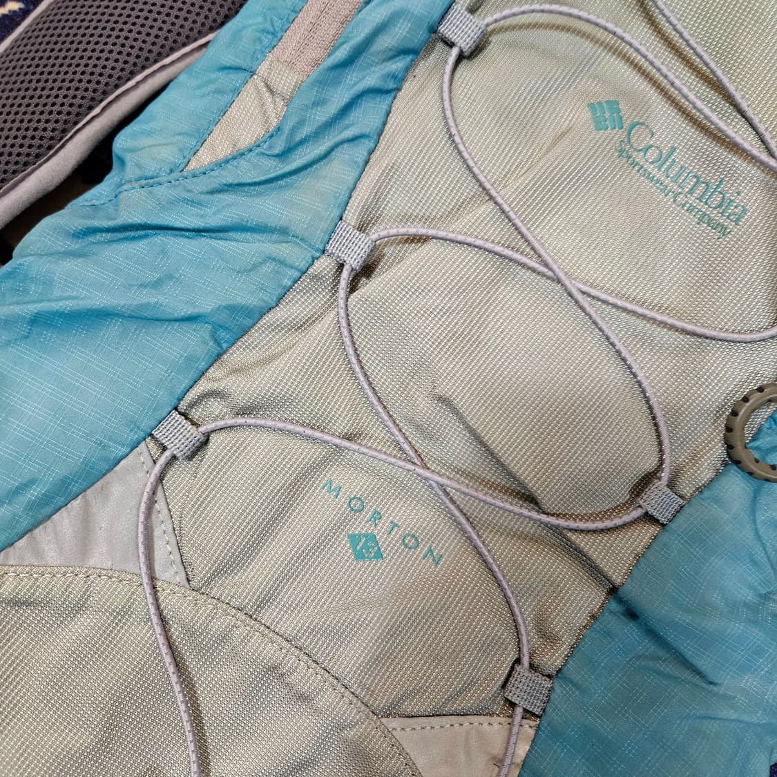 컬럼비아 MORTON 13리터 에메랄드 실버 경량 백팩  상품이미지4