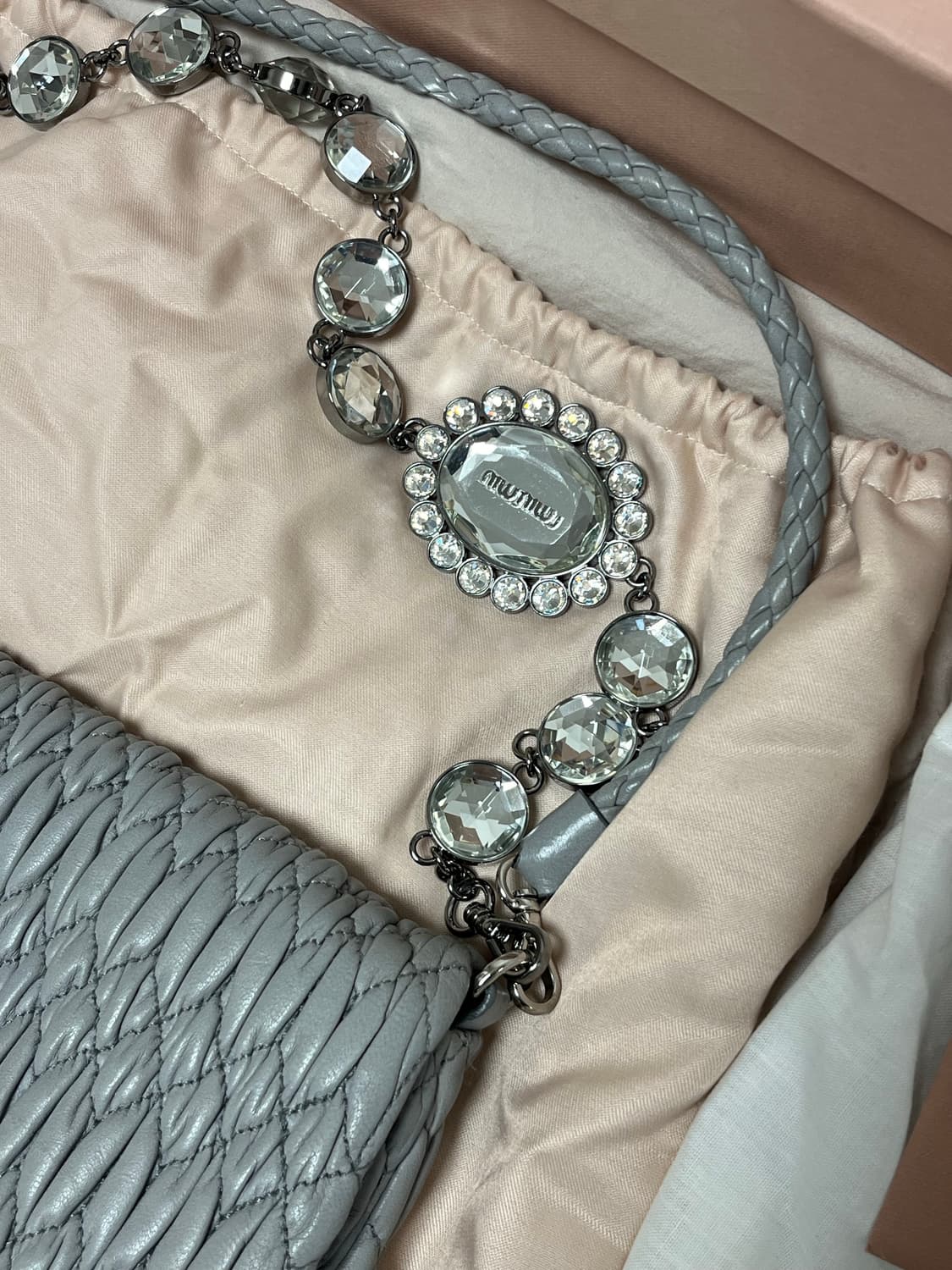 미우미우 마테라쎄 숄더 백 상품이미지5