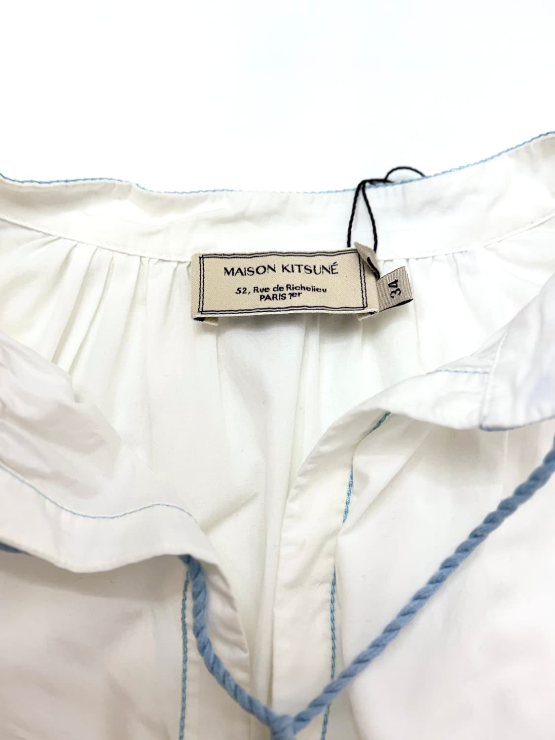 Maison kitsune 메종키츠네 화이트컬러 테슬디테일 블라우스 상품이미지7