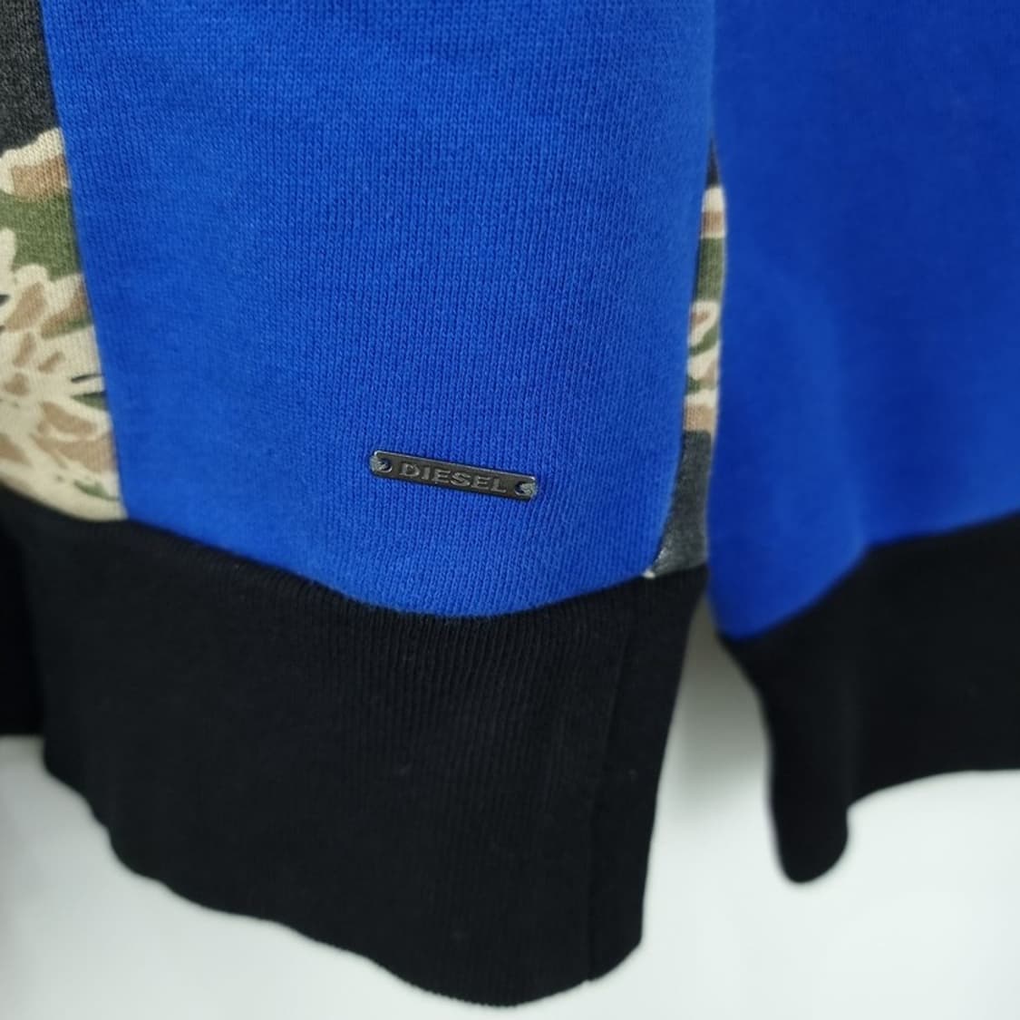 [디젤] 멀티 패턴 블럭 맨투맨 P01527 상품이미지6