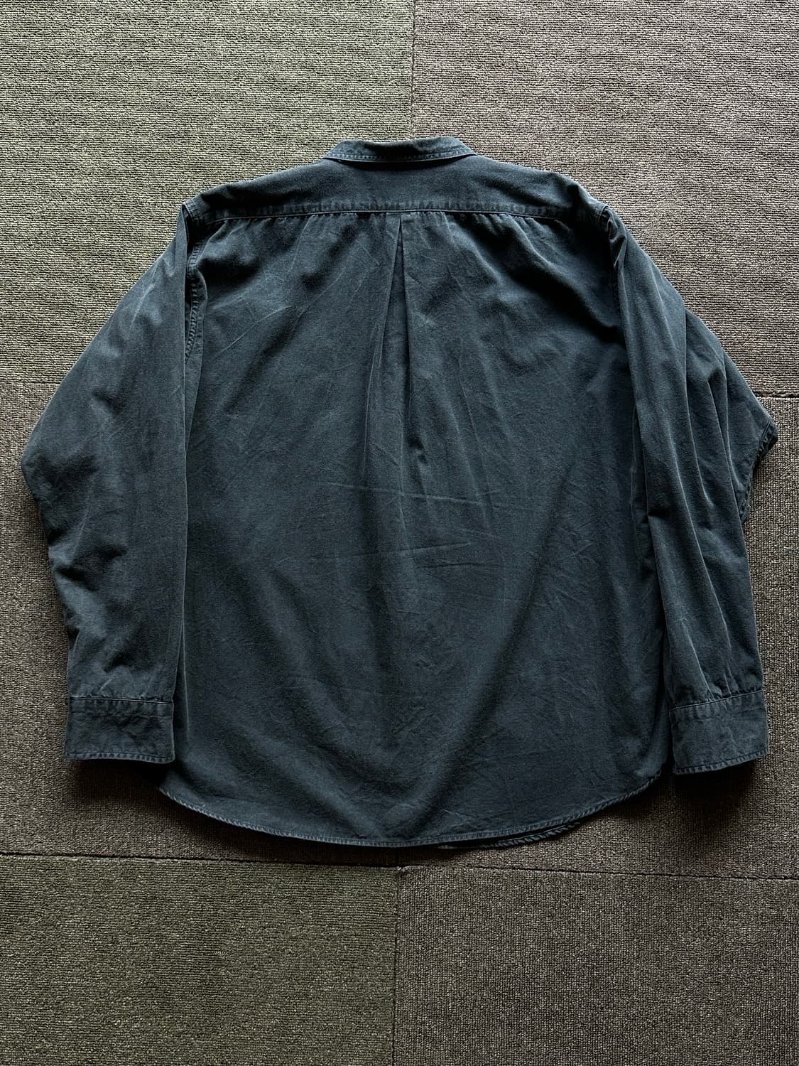 [15] 타이가타카하시 내로우카라 셔츠 수미 다이드 블랙 상품이미지4