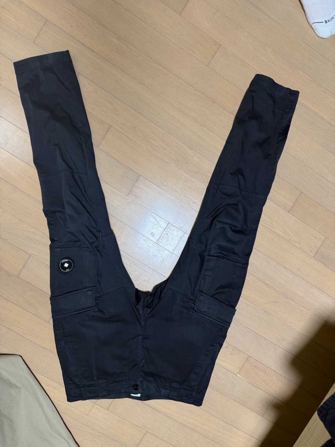 CP컴퍼니 렌즈 카고 바지 블랙 상품이미지2