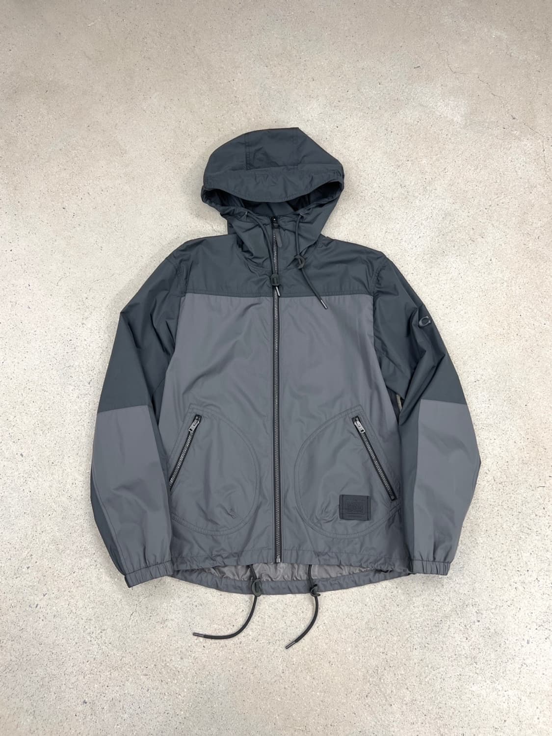 코치 레인 리액티브 윈드브레이커 상품이미지2