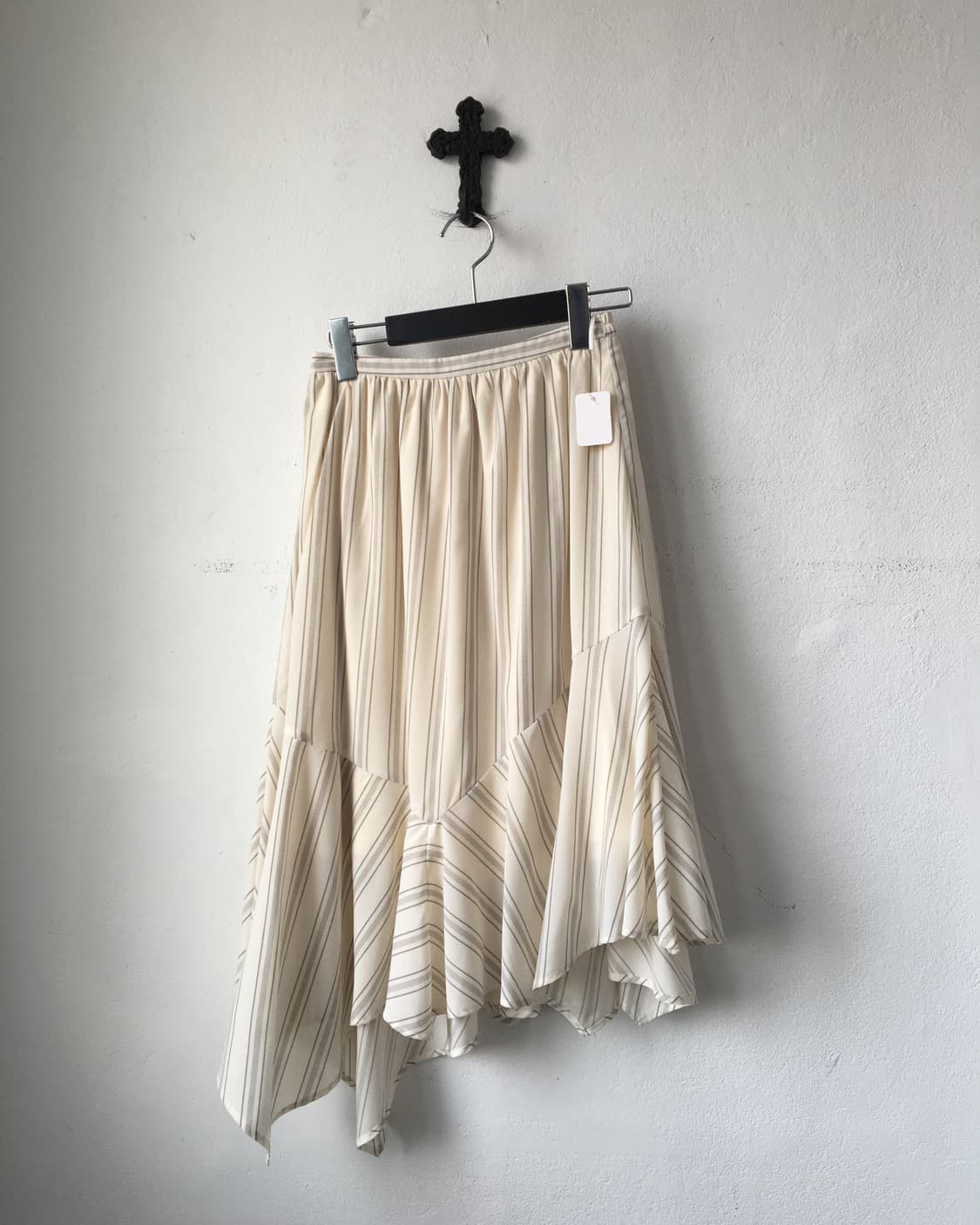 Unbalanced stripe pattern skirt 상품이미지1