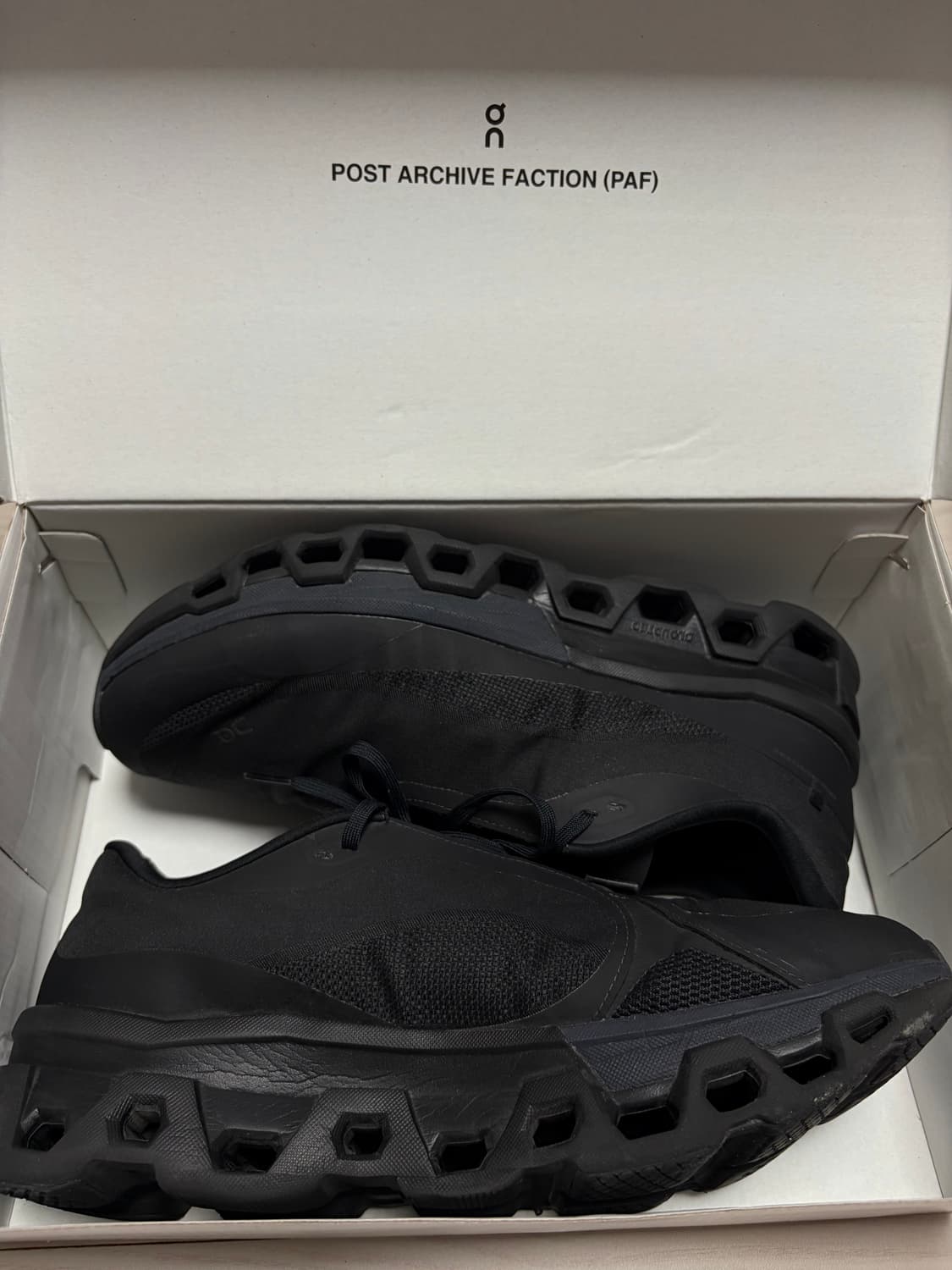 파프 온 클라우드몬스터 2 블랙 마그넷 상품이미지5