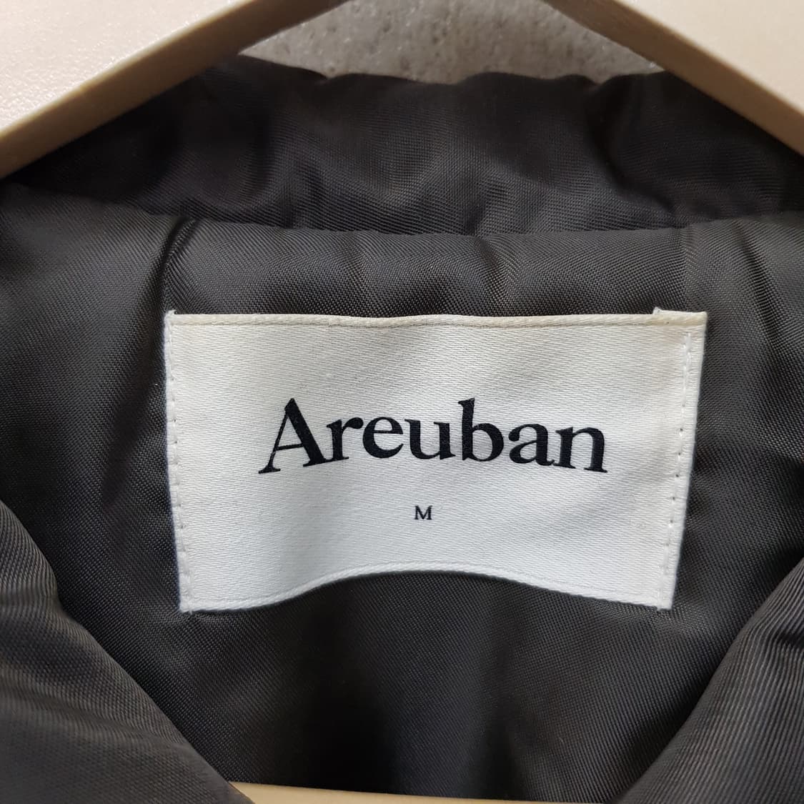 아르반 심플 숏 점퍼 M사이즈  상품이미지3