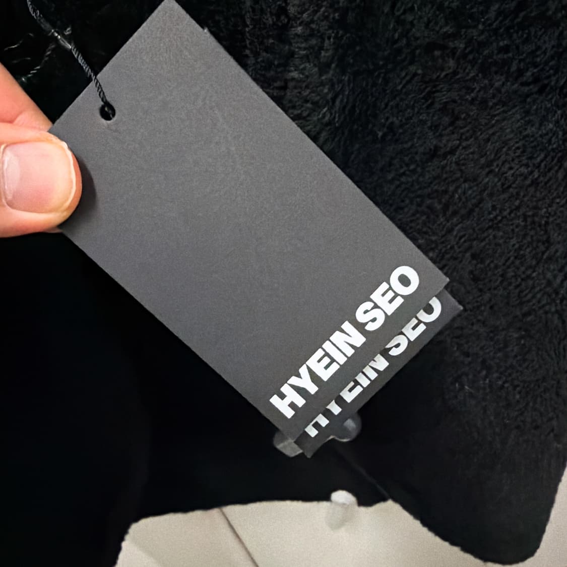 (정품/새상품) HYEIN SEO 혜인서 여성 블랙 테디 베스트 상품이미지5