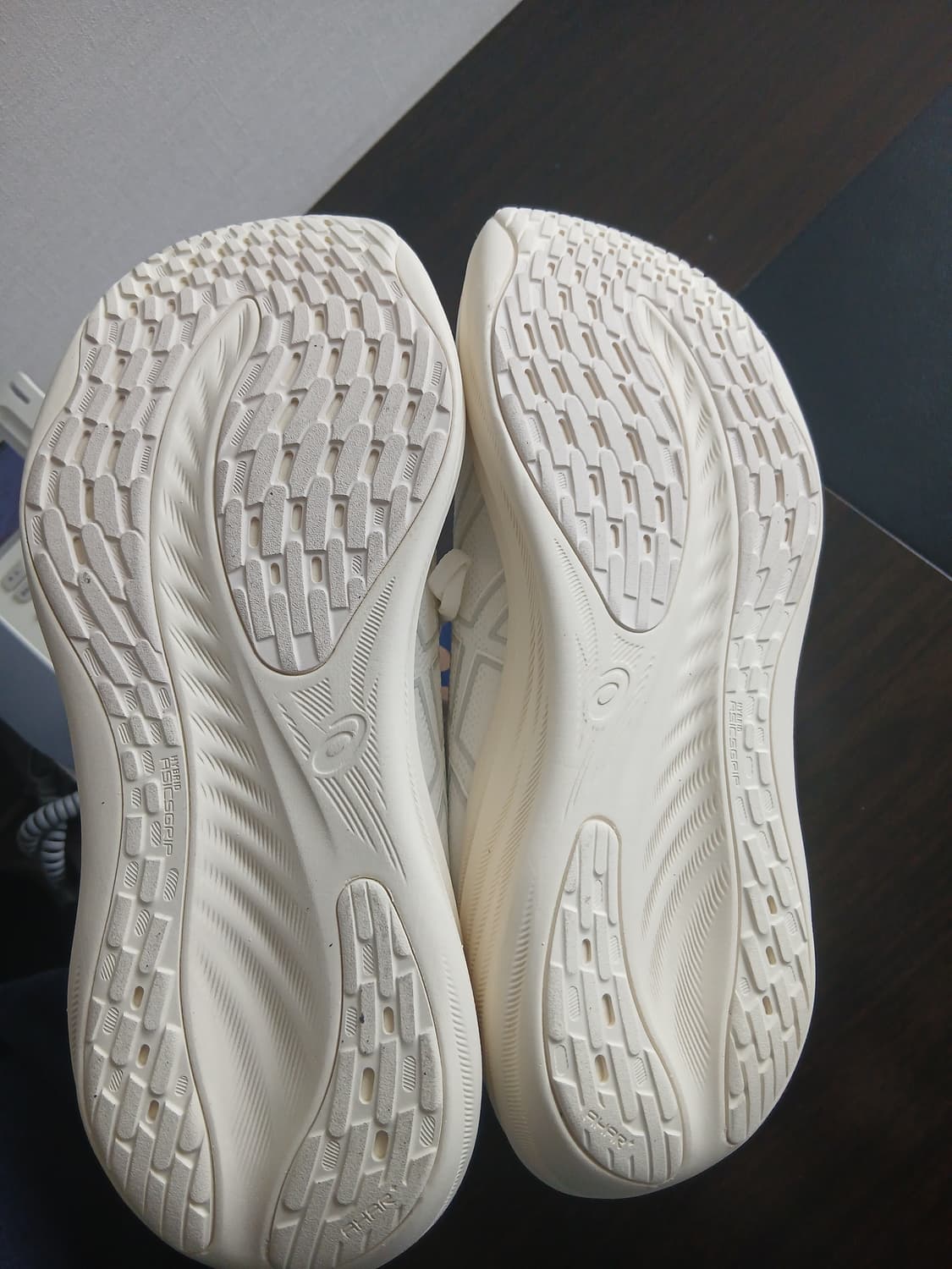 아식스 젤님버스 26 화이트(새상품,박스X) 상품이미지3