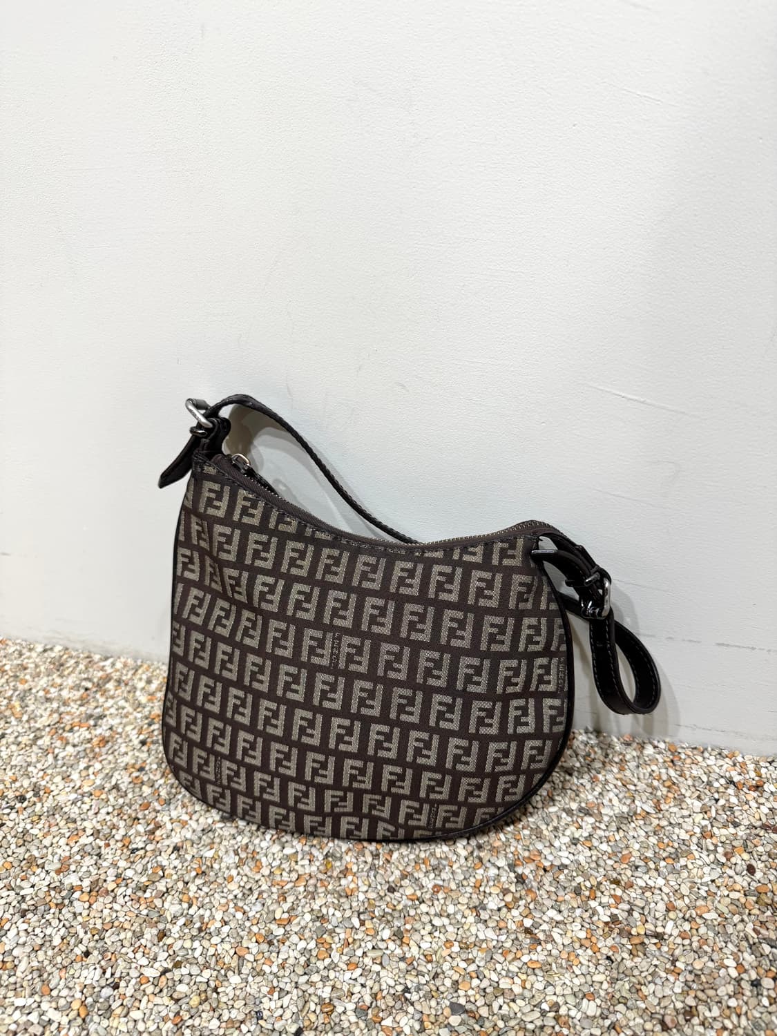 FENDI 펜디 주카 오이스터 숄더백 상품이미지5