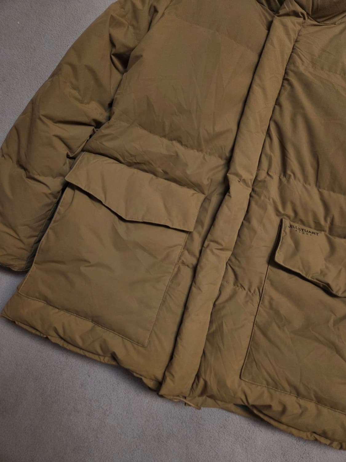 (105)
질스튜어트 세미오버핏 덕다운 양면 패딩 남
 상품이미지5