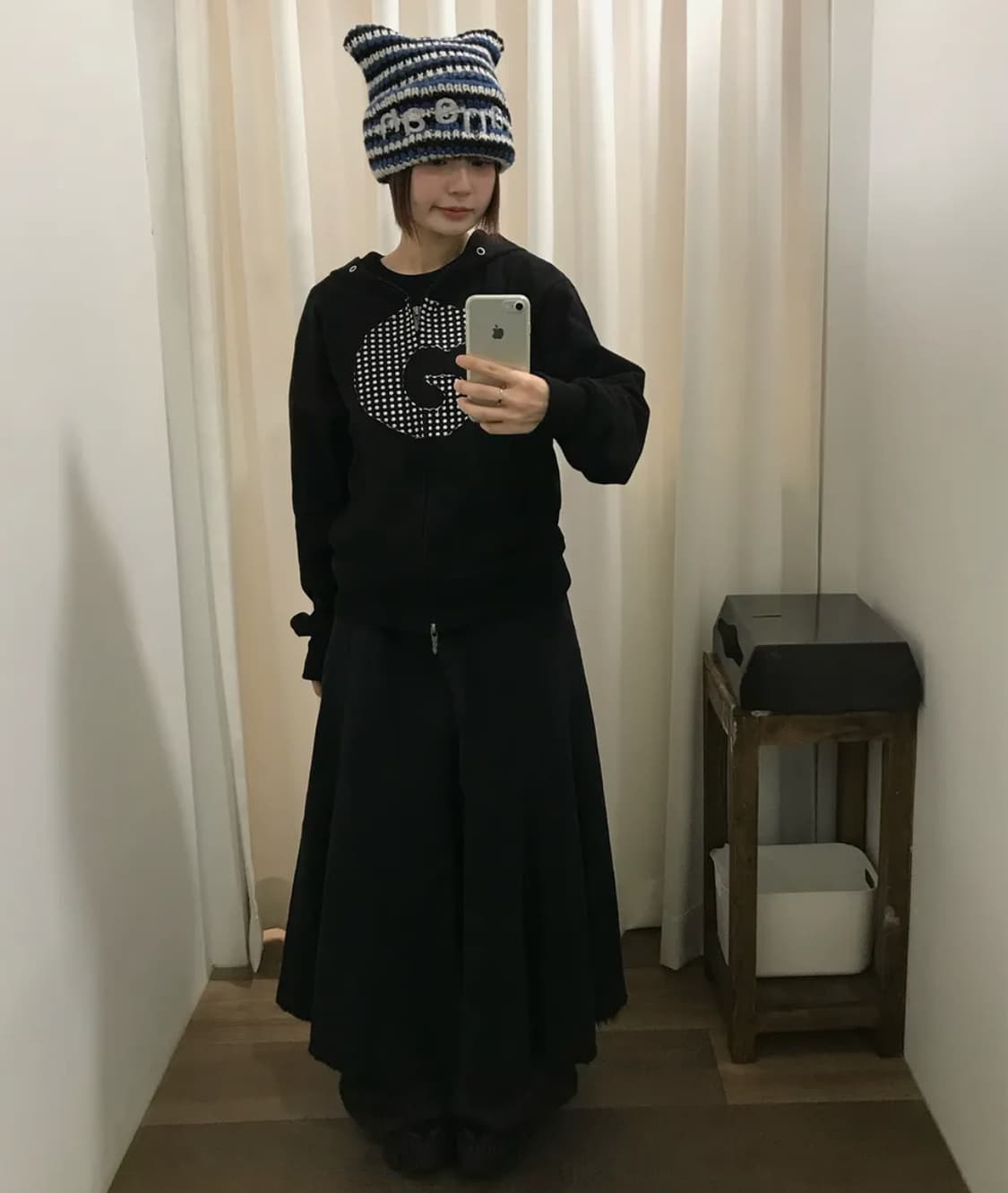 탄산마그네슘 아플리케 후드집업 블랙 상품이미지3