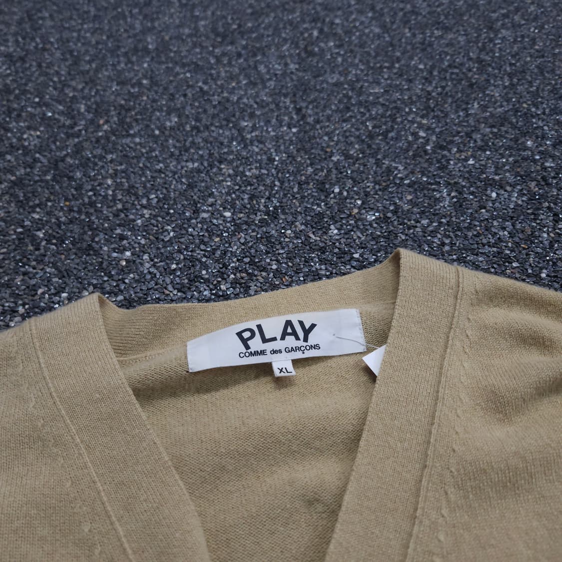 꼼데가르송 플레이 블랙 와펜 미니멀 가디건 (XL) 상품이미지5