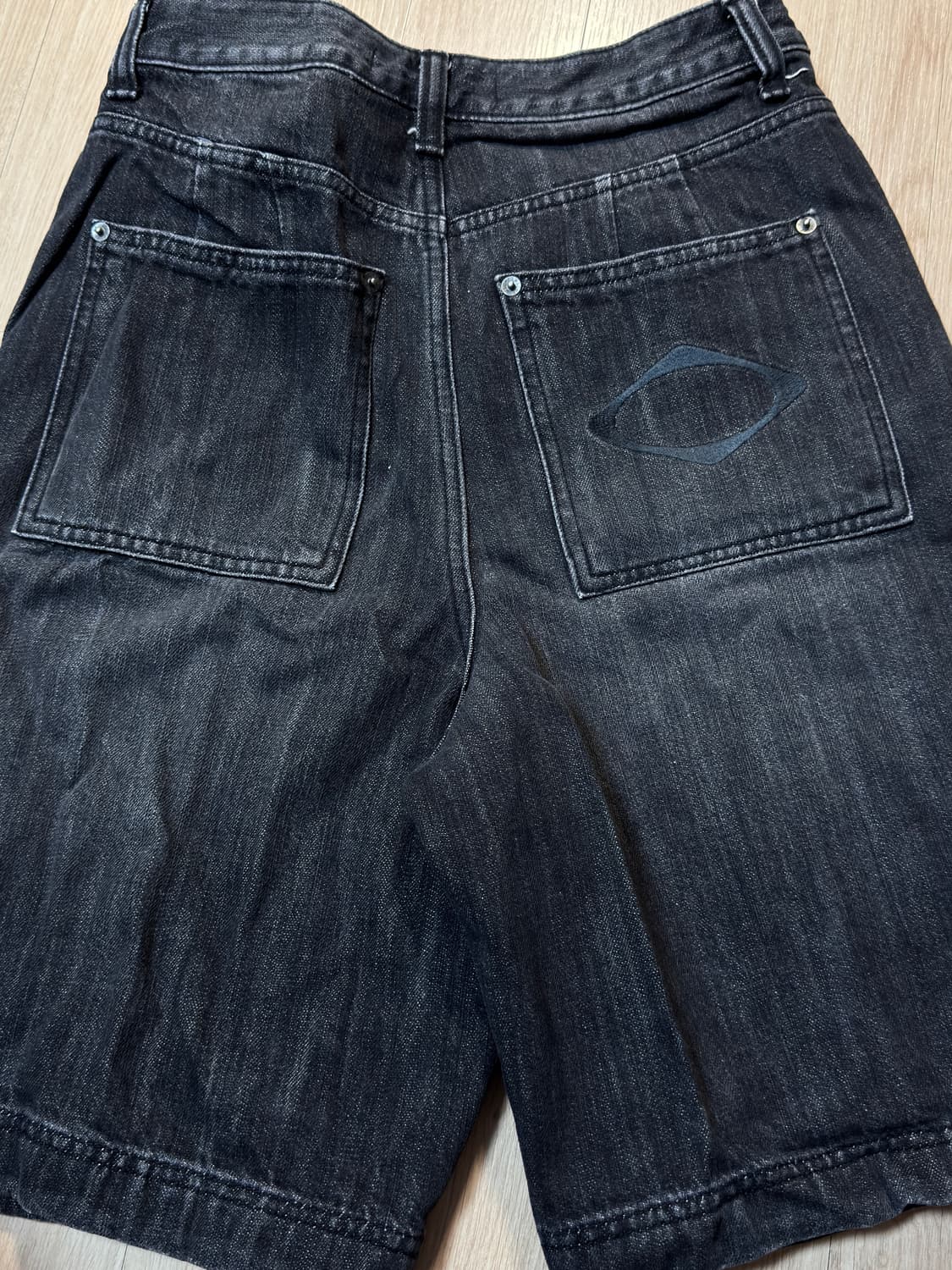 (W) Mischief 데님 버뮤다 팬츠 페이디드 블랙 상품이미지3