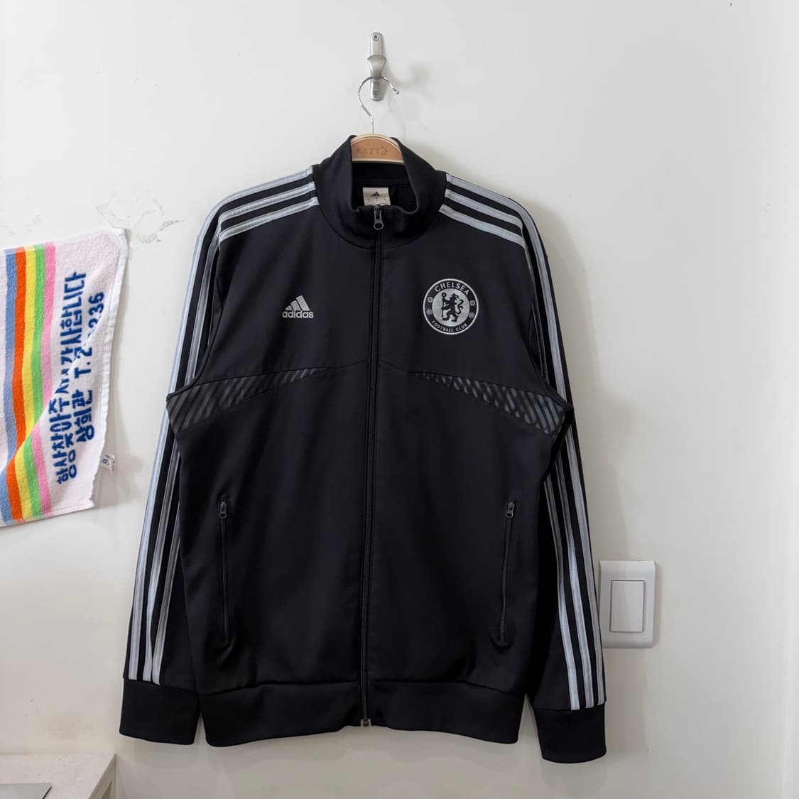 243. 아디다스 첼시 해외판 검은져지 트랙탑 상품이미지1