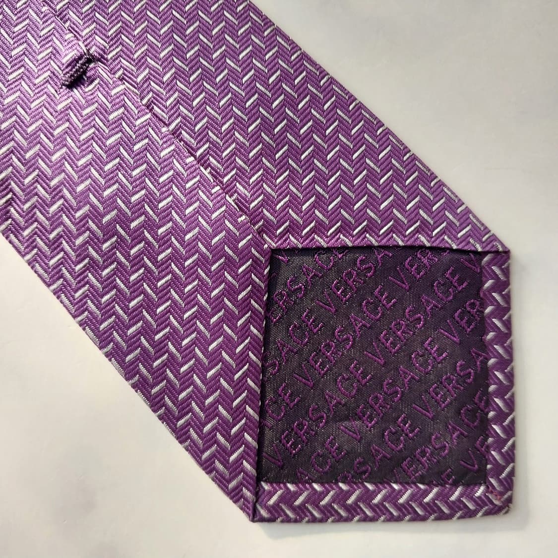 베르사체 실크 퍼플 자카드 넥타이 8.2cm A+등급 K1819
 상품이미지9