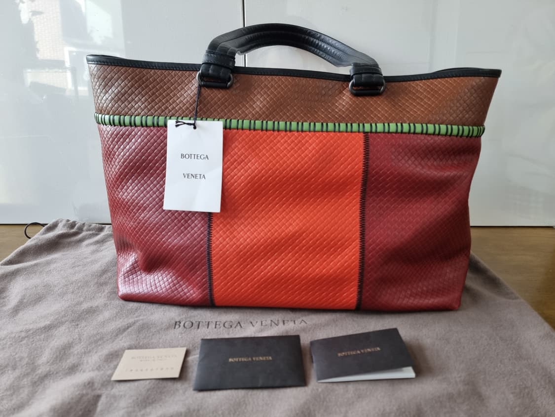 새재품) 보테가 베네타 멀티컬러 나파가죽 토트백 상품이미지1