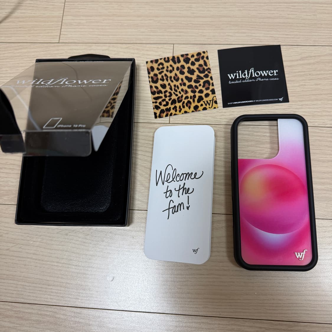 와일드플라워 16pro 케이스 (정품) 상품이미지1