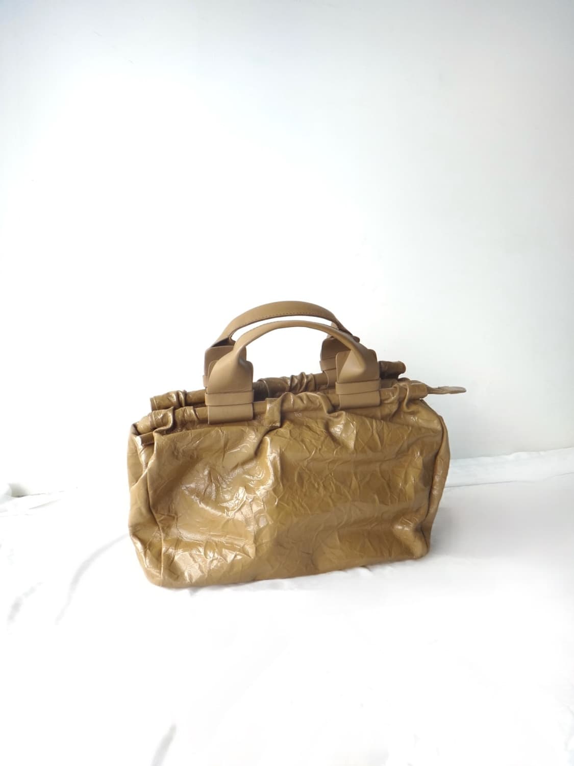 CALVIN KLEIN dumpling gloosy bag / musta 상품이미지1