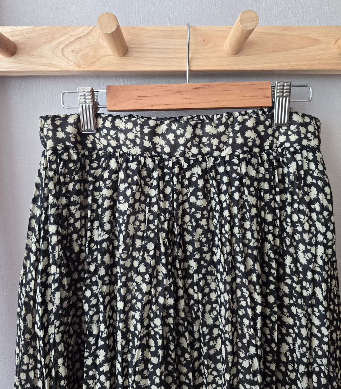 Löytää 플라워 플리츠 롱스커트 상품이미지3