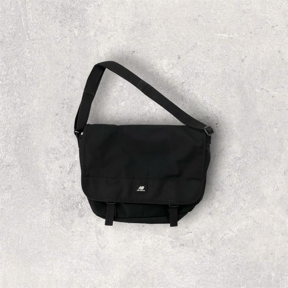 뉴발란스 메신저백 블랙 (B335) 상품이미지1